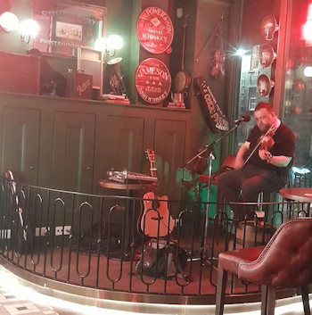 Lve Music at Boston Bar (New Town)