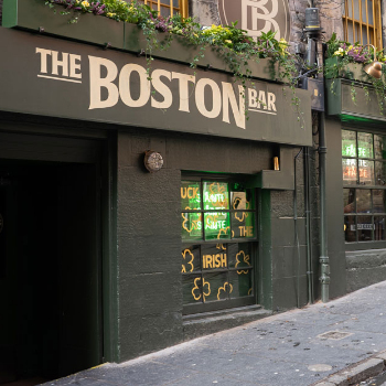 Lve Music at Boston Bar (Old Town)